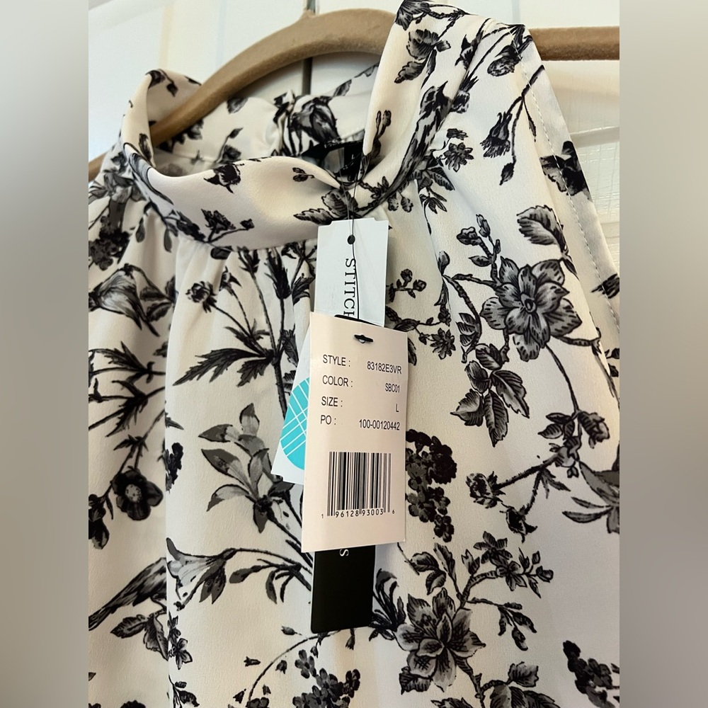 Violets & Roses Black and White Floral Sleeveless Blouse NWT Size L - Picture 5 of 8